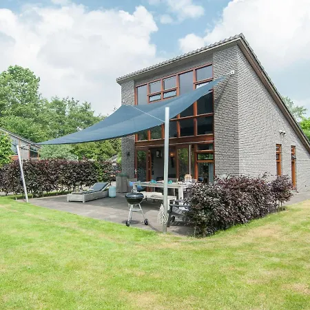 Дом отдыха Modern Holiday Home Located Against The Dunes Between Schoorl And Bergen *