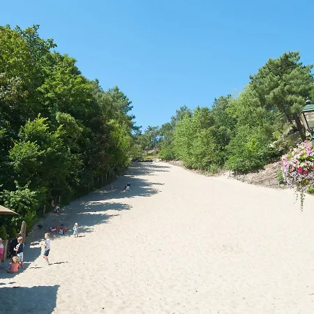 Дом отдыха Modern Holiday Home Located Against The Dunes Between Schoorl And Bergen *