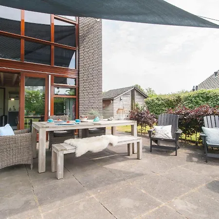 Modern Holiday Home Located Against The Dunes Between Schoorl And Bergen Схорл